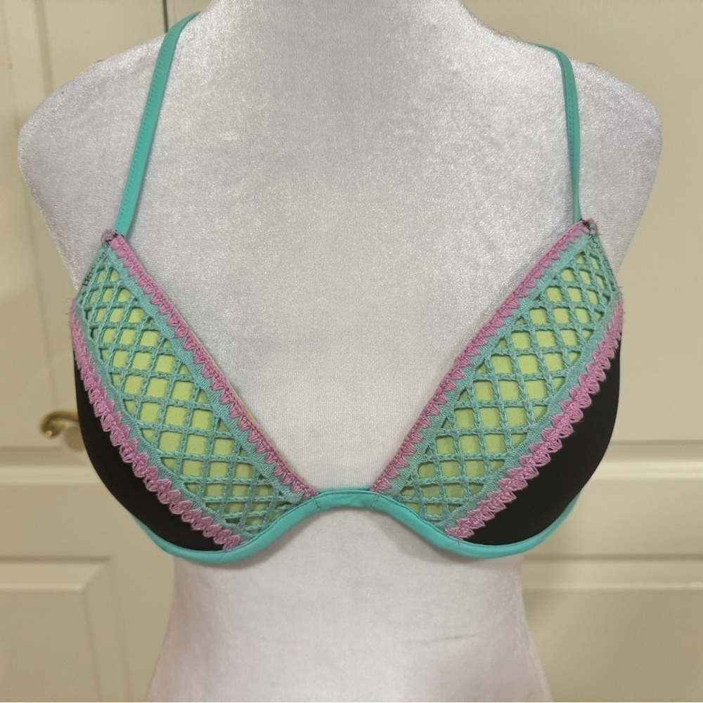 Xhilaration light green, yellow green, mauve and black bathing suit top​​​​​​​